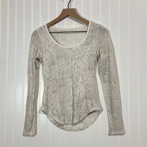 Lululemon Between the Lines Long Sleeve Top Desert Snake White Silver Women’s 6